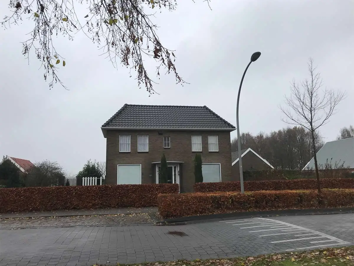 Nieuw weerdinge nieuwe pannen de Madura leikleur en een nieuw dakkapel geplaatst